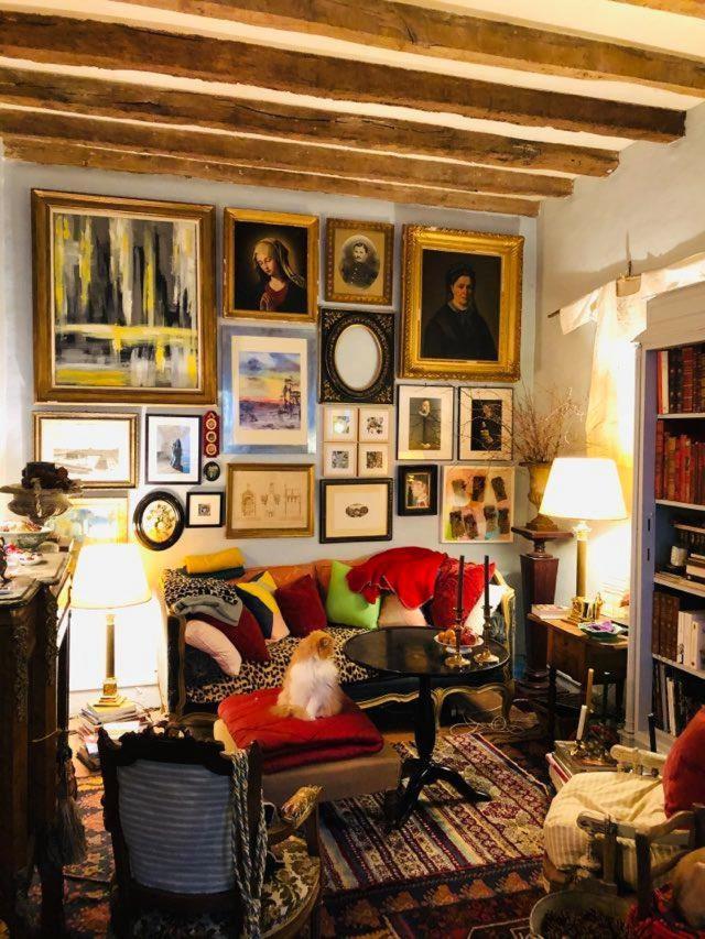 Maison D'Hotes "Les Volets Verts" Et Sa Brocante Ecueille Екстер'єр фото