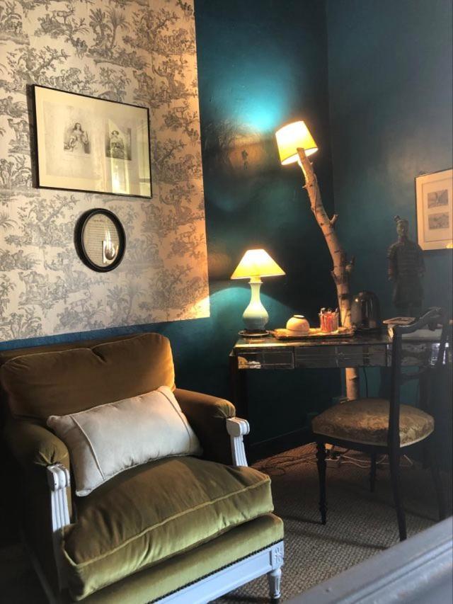 Maison D'Hotes "Les Volets Verts" Et Sa Brocante Ecueille Екстер'єр фото