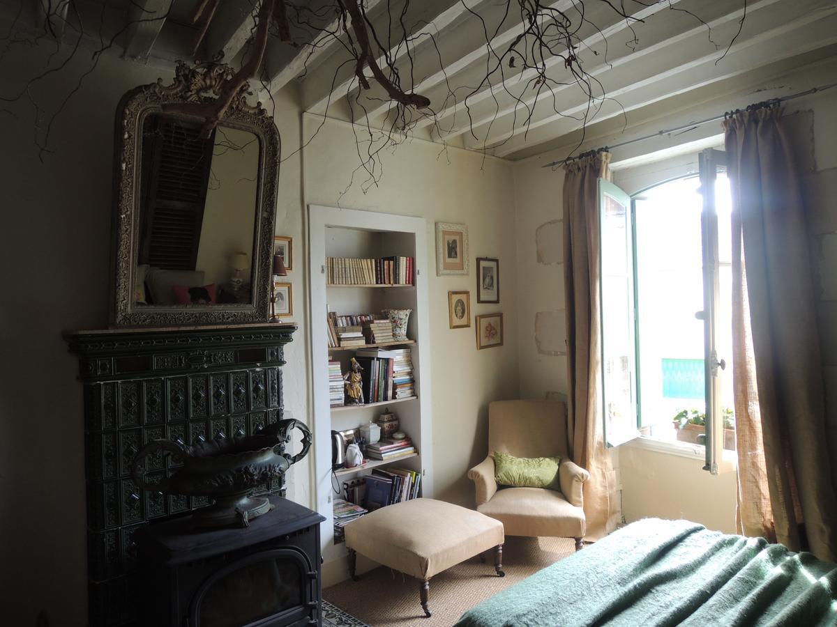 Maison D'Hotes "Les Volets Verts" Et Sa Brocante Ecueille Екстер'єр фото